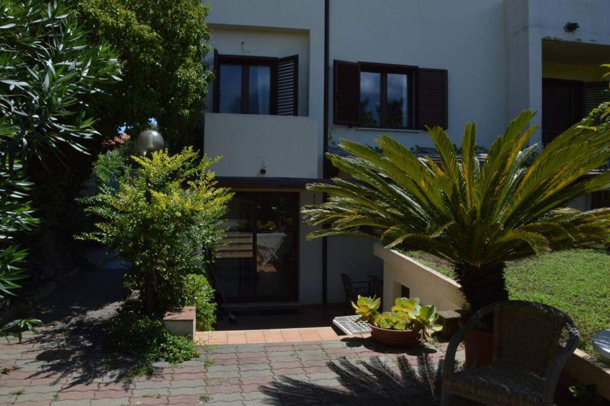 Casa Vacanze Rocco Àrbatax Buitenkant foto